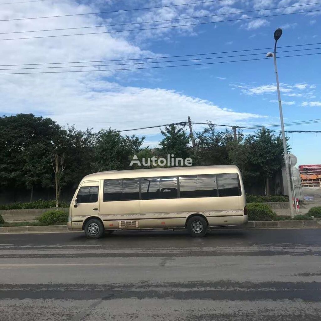 Toyota Coaster autobús interurbano