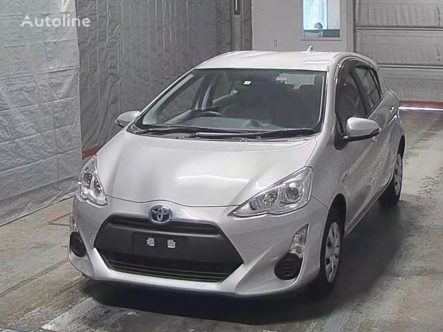 Toyota AQUA hatchback