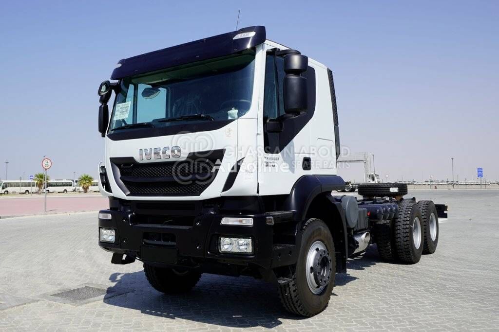 IVECO Trakker  GVW  camión chasis nuevo
