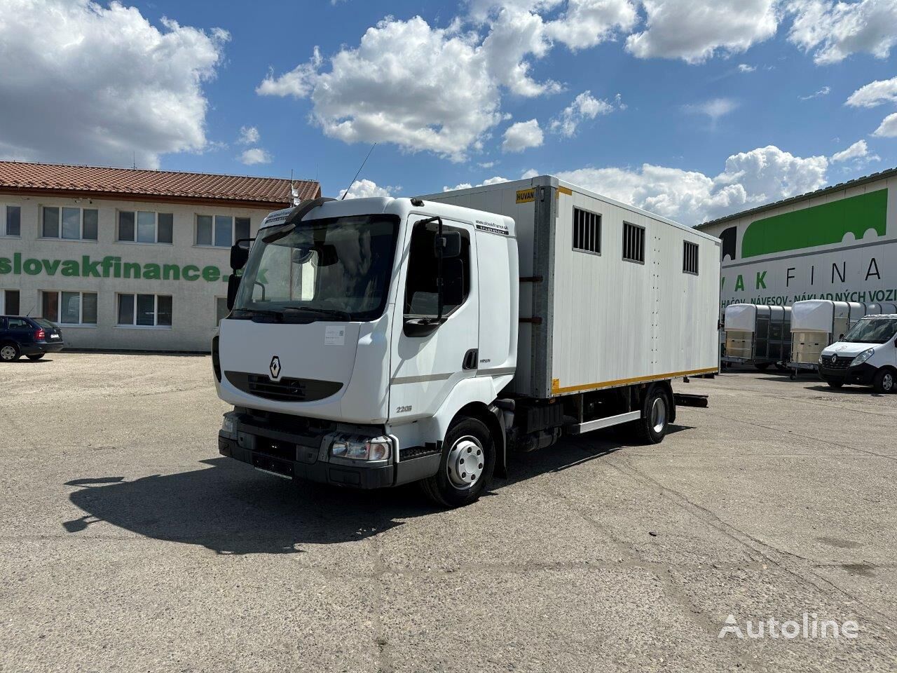 Renault MIDLUM  camión para transporte de ganado