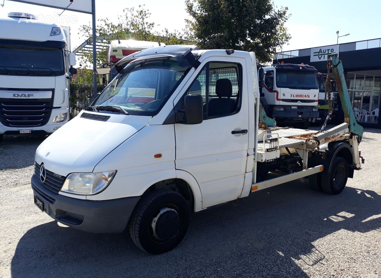 Mercedes-Benz Sprinter 416  camión portacontenedores