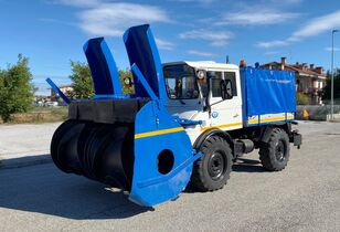 Mercedes-Benz UNIMOG quitanieves